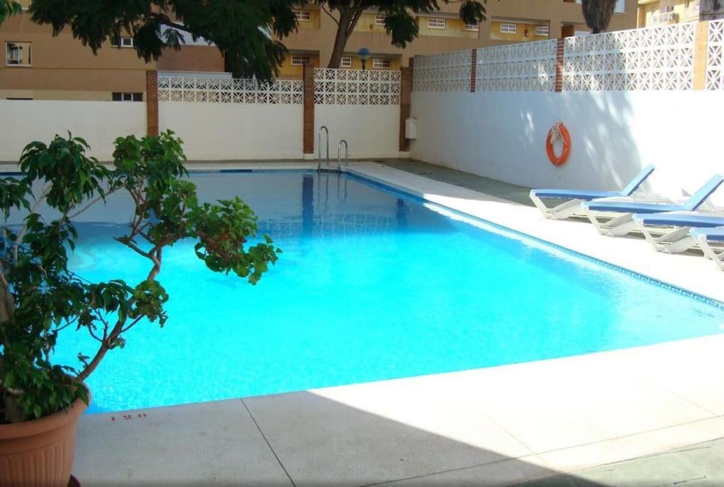 Apartamento En La Carihuela 토레몰리노스 외부 사진